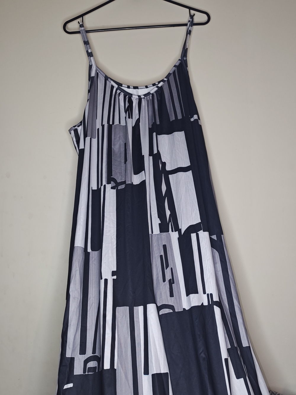 Sleeveless Geometric Maxi Dress in Black & White